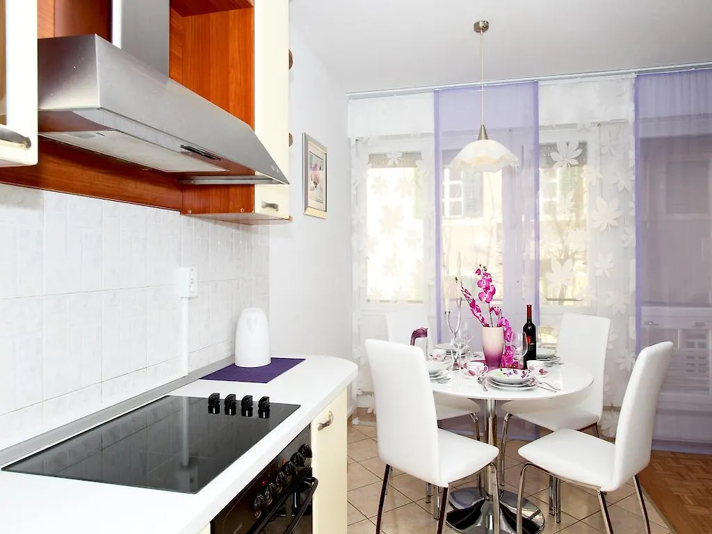 Center Apartment Silvana Split 0*,